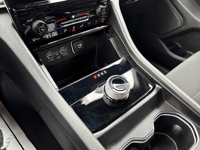 Used 2025 Jeep Grand Cherokee Laredo image 22