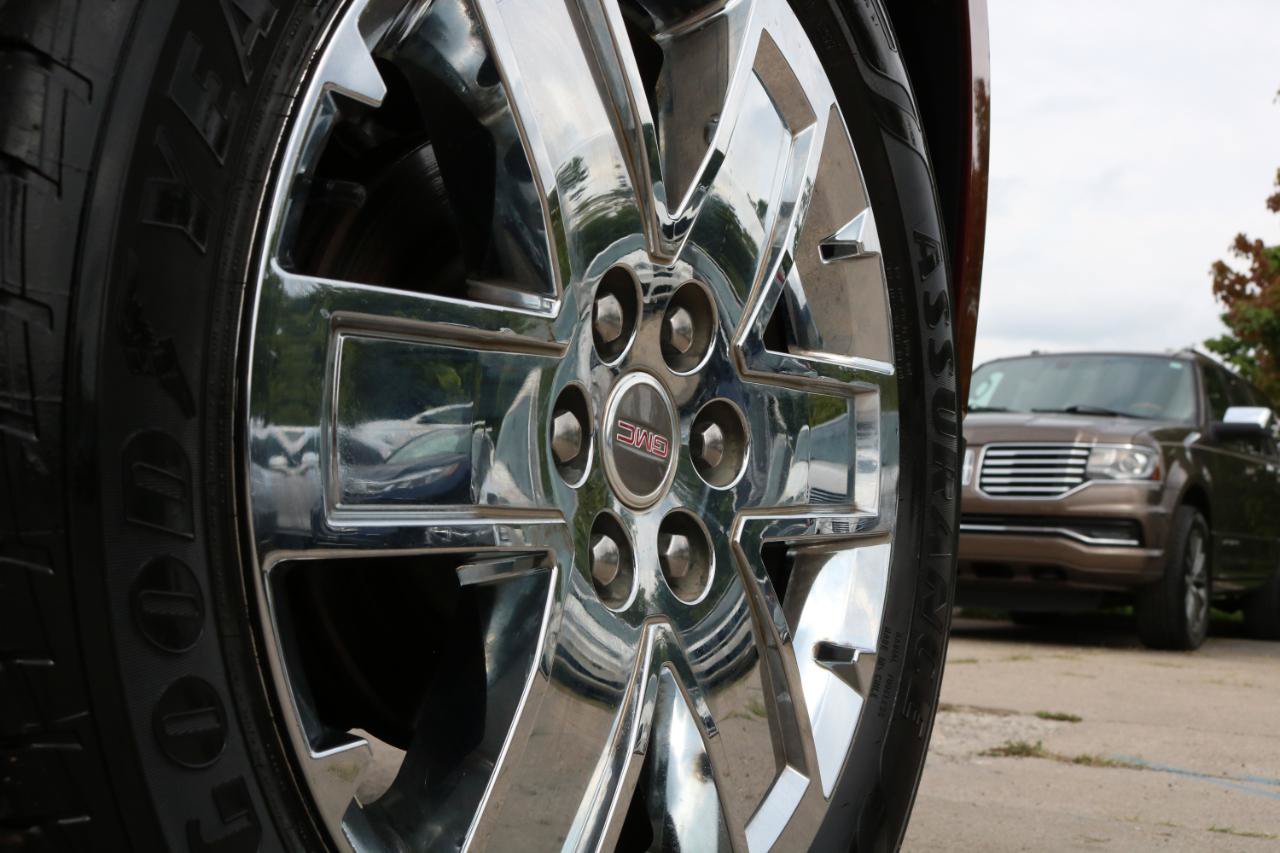 Used 2017 GMC Acadia Limited SLT AWD/4WD image 8