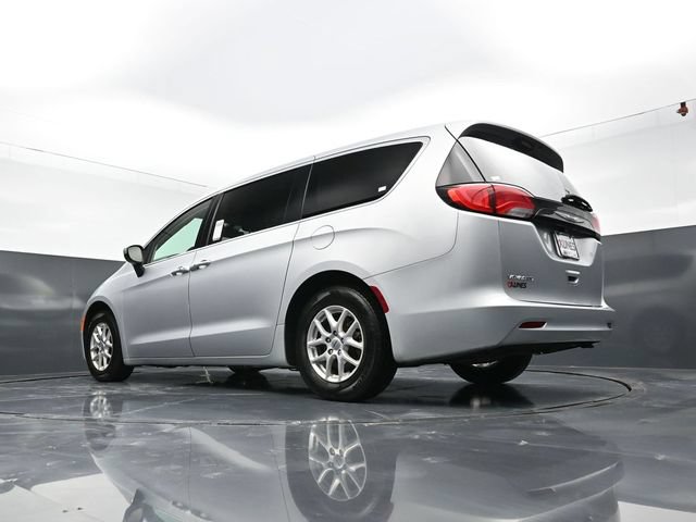 Used 2023 Chrysler Voyager LX FWD image 46