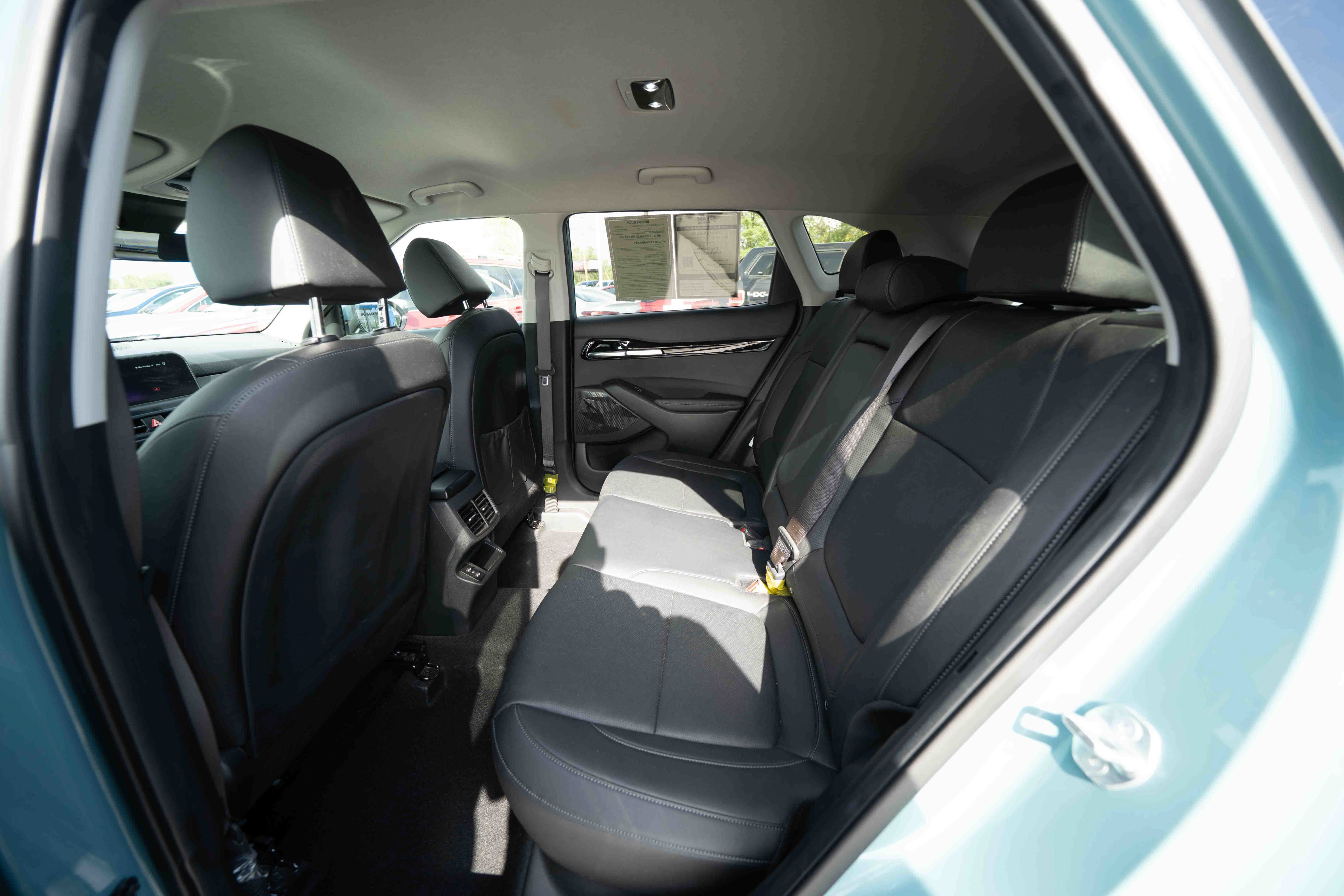 Used 2024 Kia Seltos EX FWD image 23
