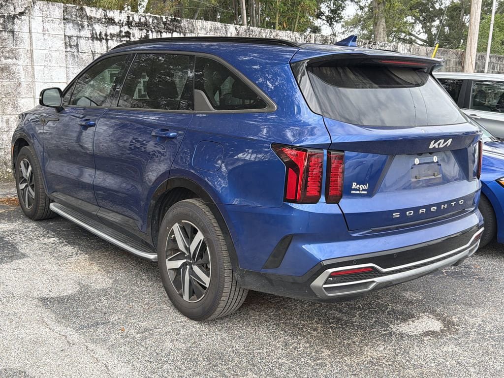 Certified 2022 Kia Sorento S FWD image 7