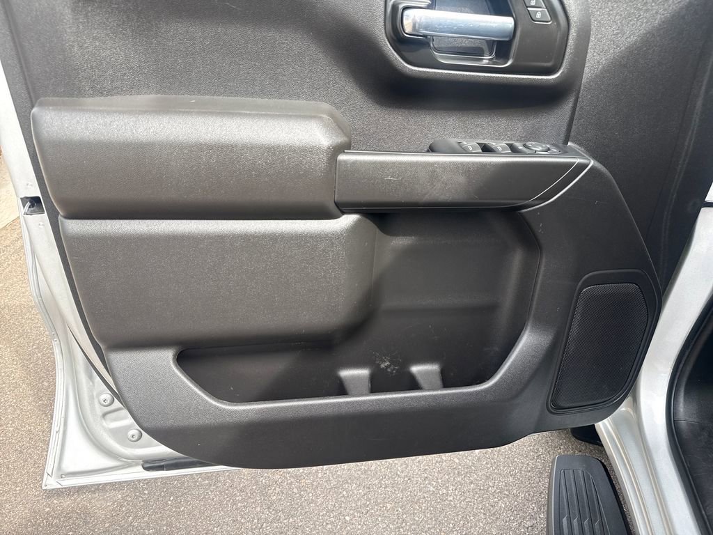 Used 2022 Chevrolet Silverado 1500 Custom w/ Safety Confidence Package AWD/4WD image 10