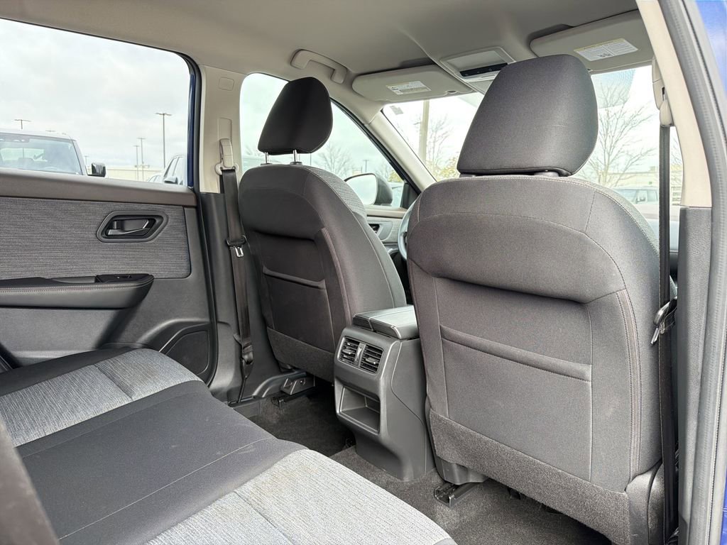 Used 2021 Nissan Rogue S image 15