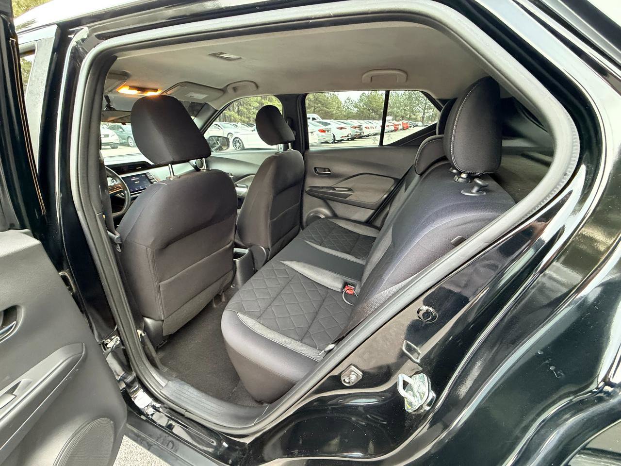 Used 2018 Nissan Kicks SV image 10