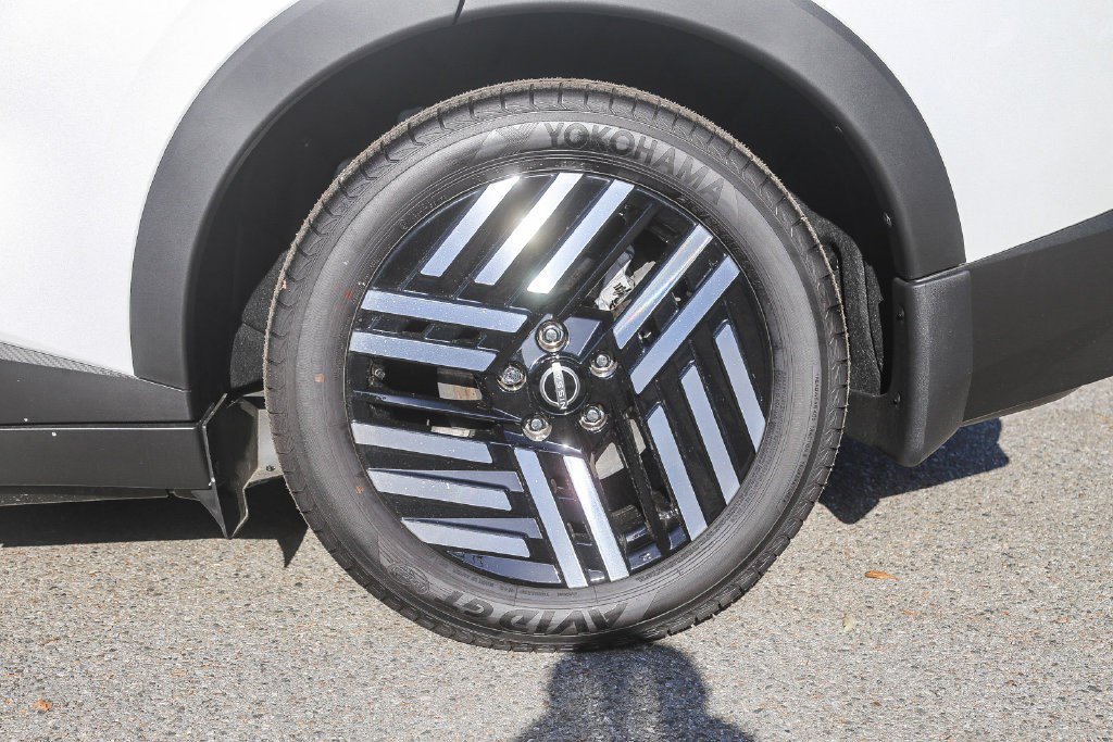 New 2026 Nissan Leaf SV+ w/ Floor Mat Package (SV+) FWD image 10