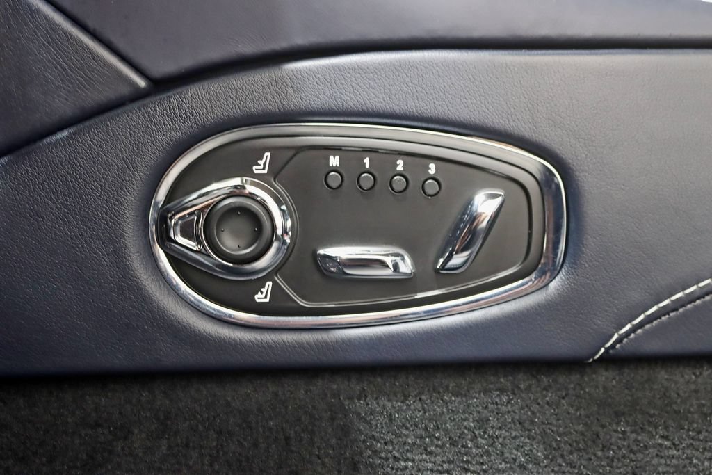 Used 2019 Aston Martin DB11 AMR RWD image 30