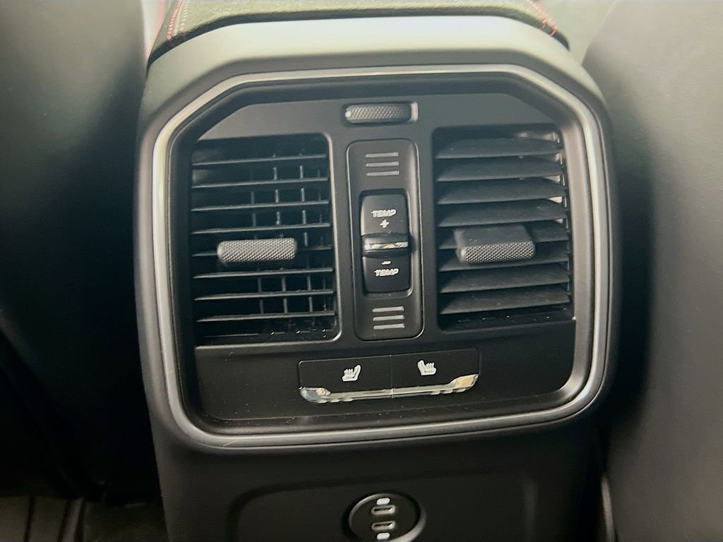 Certified 2026 Porsche Macan GTS image 27