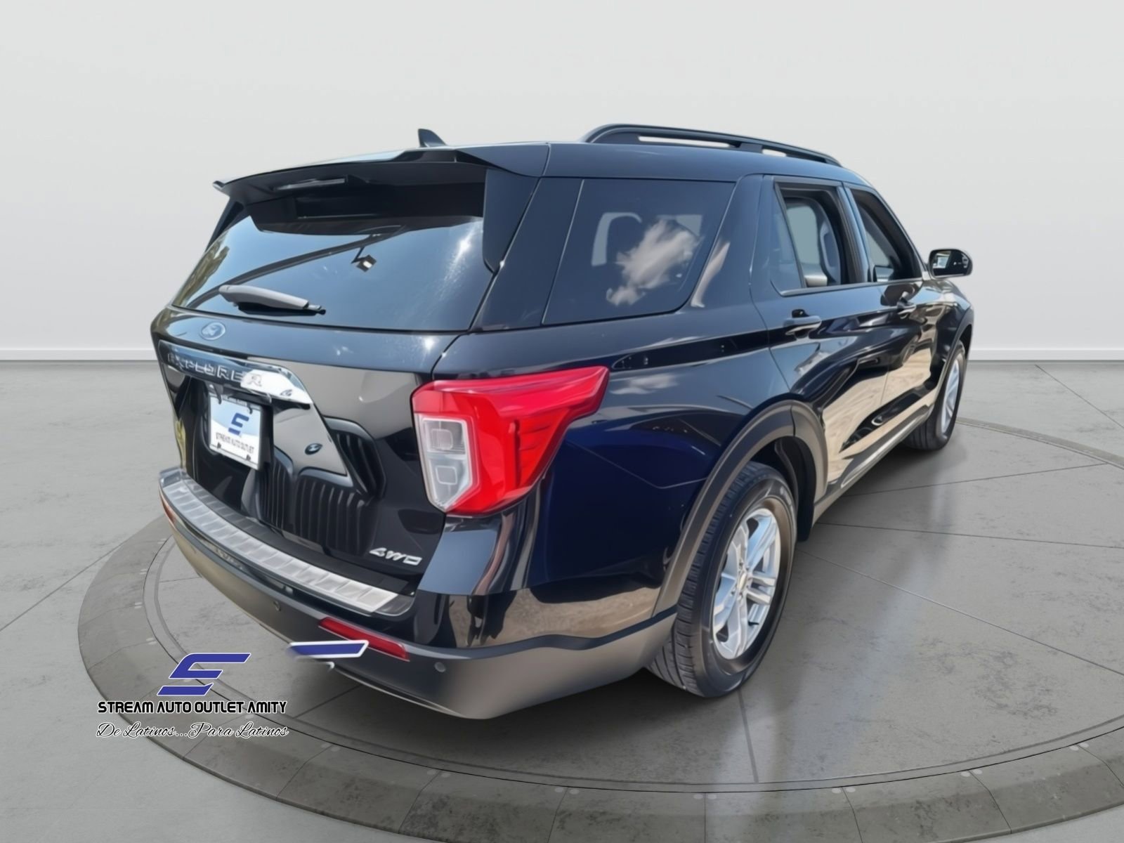 Used 2022 Ford Explorer XLT image 5