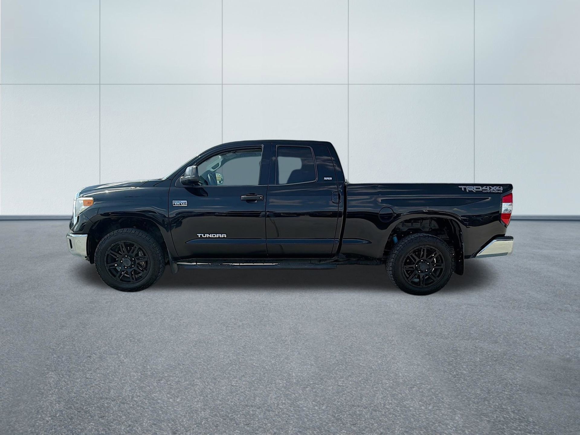 Used 2016 Toyota Tundra SR5 w/ TRD Off Road Package image 10