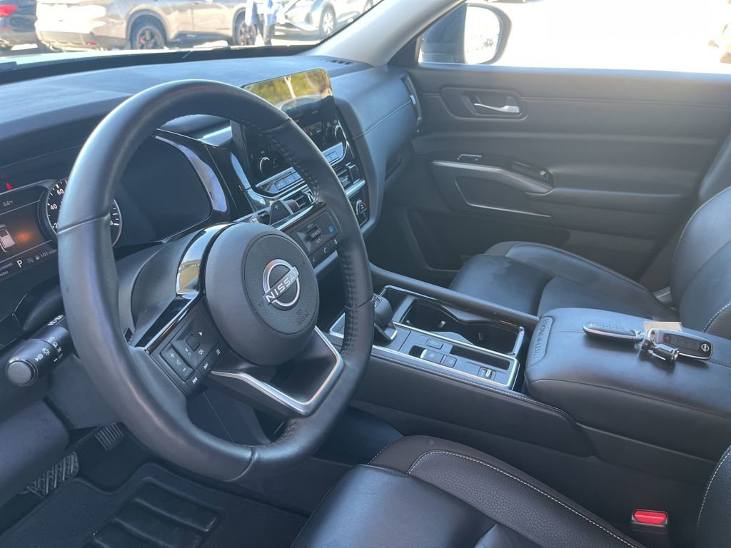Used 2024 Nissan Pathfinder SL image 10