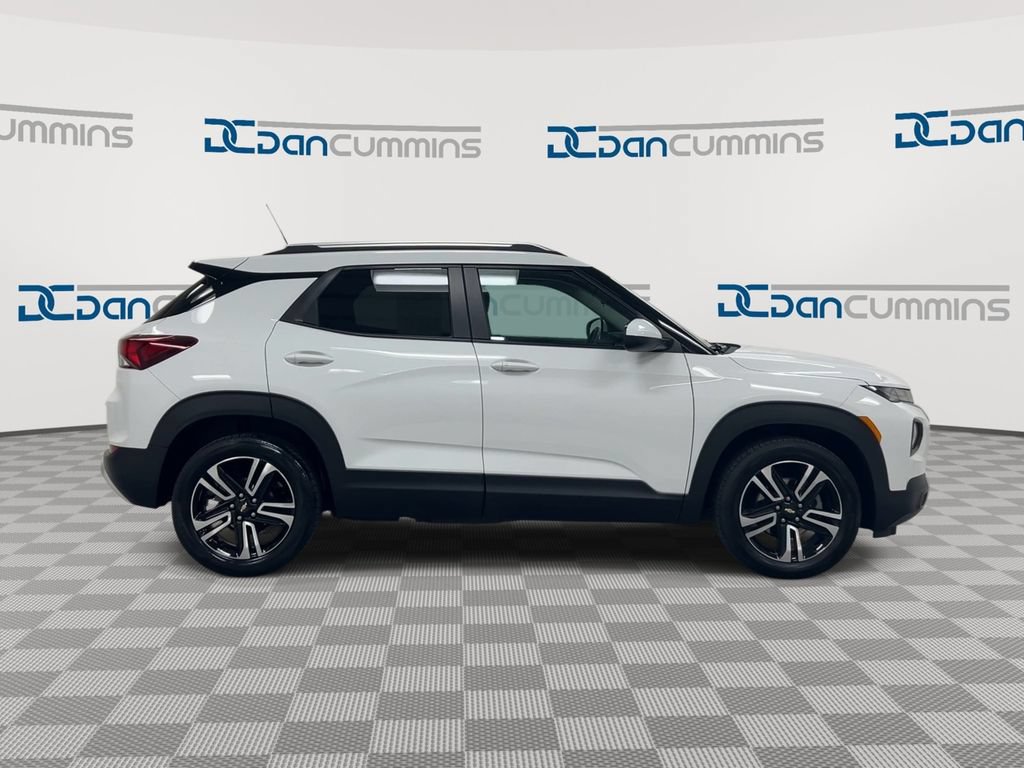 Used 2023 Chevrolet TrailBlazer LT FWD image 9