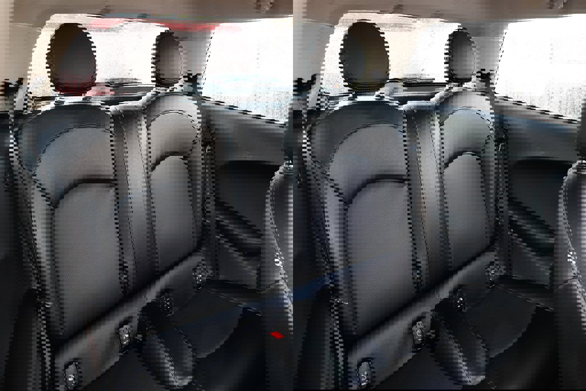 Used 2015 MINI Cooper 2-Door Hardtop image 17