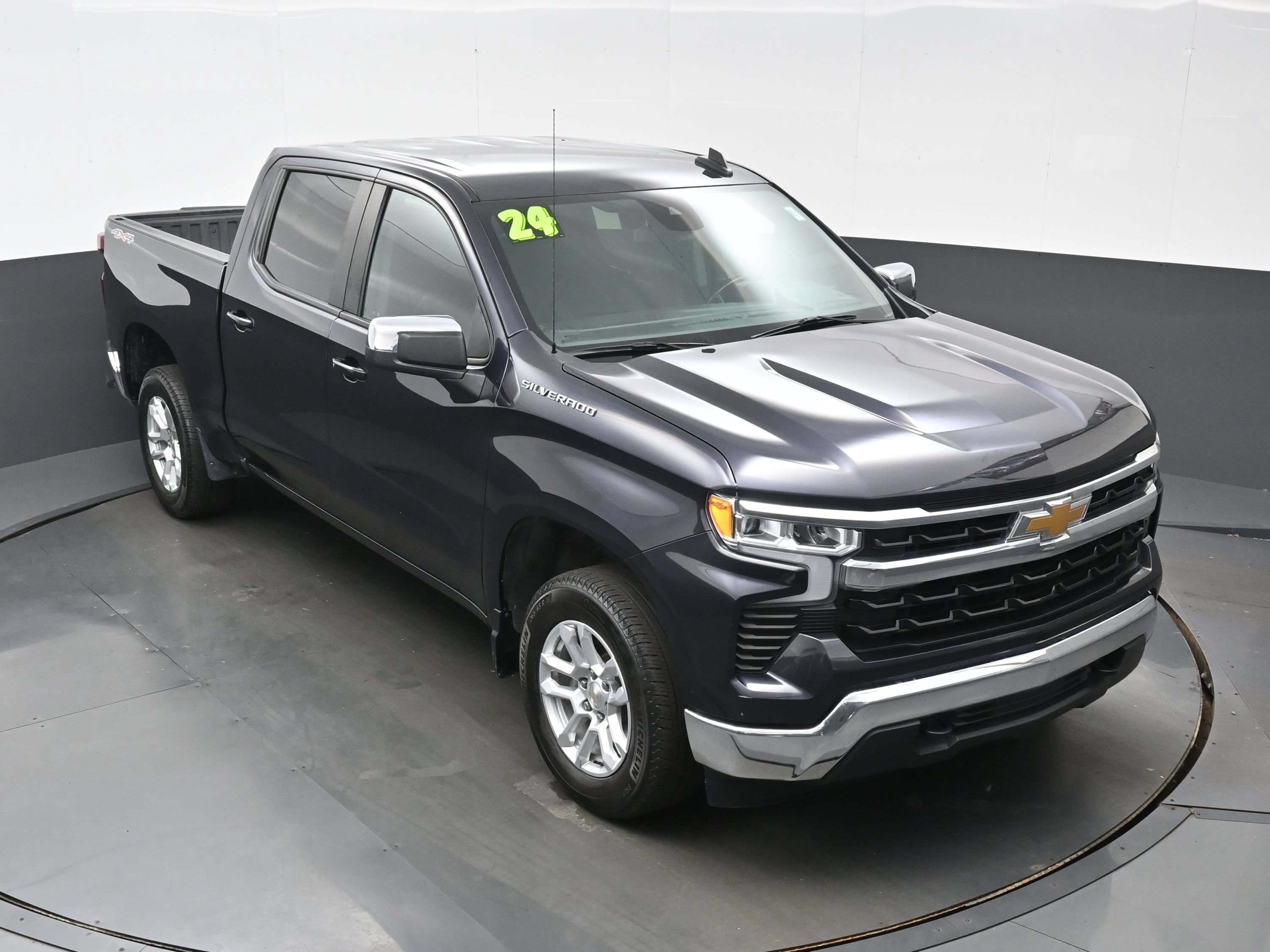 Used 2024 Chevrolet Silverado 1500 LT AWD/4WD image 39