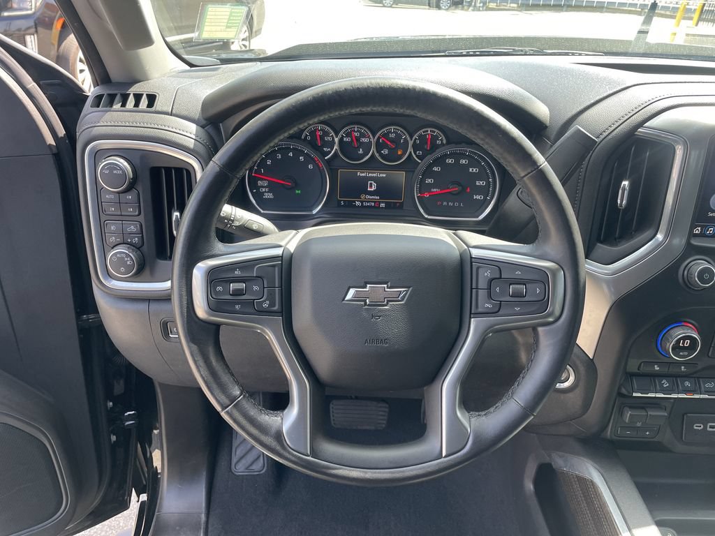 Used 2021 Chevrolet Silverado 1500 LT Trail Boss w/ Convenience Package II AWD/4WD image 16