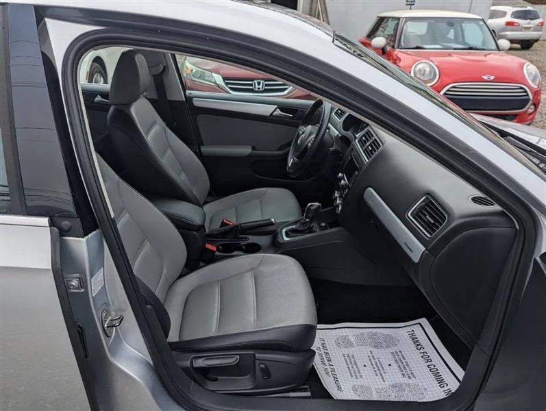 Used 2014 Volkswagen Jetta SEL FWD image 12
