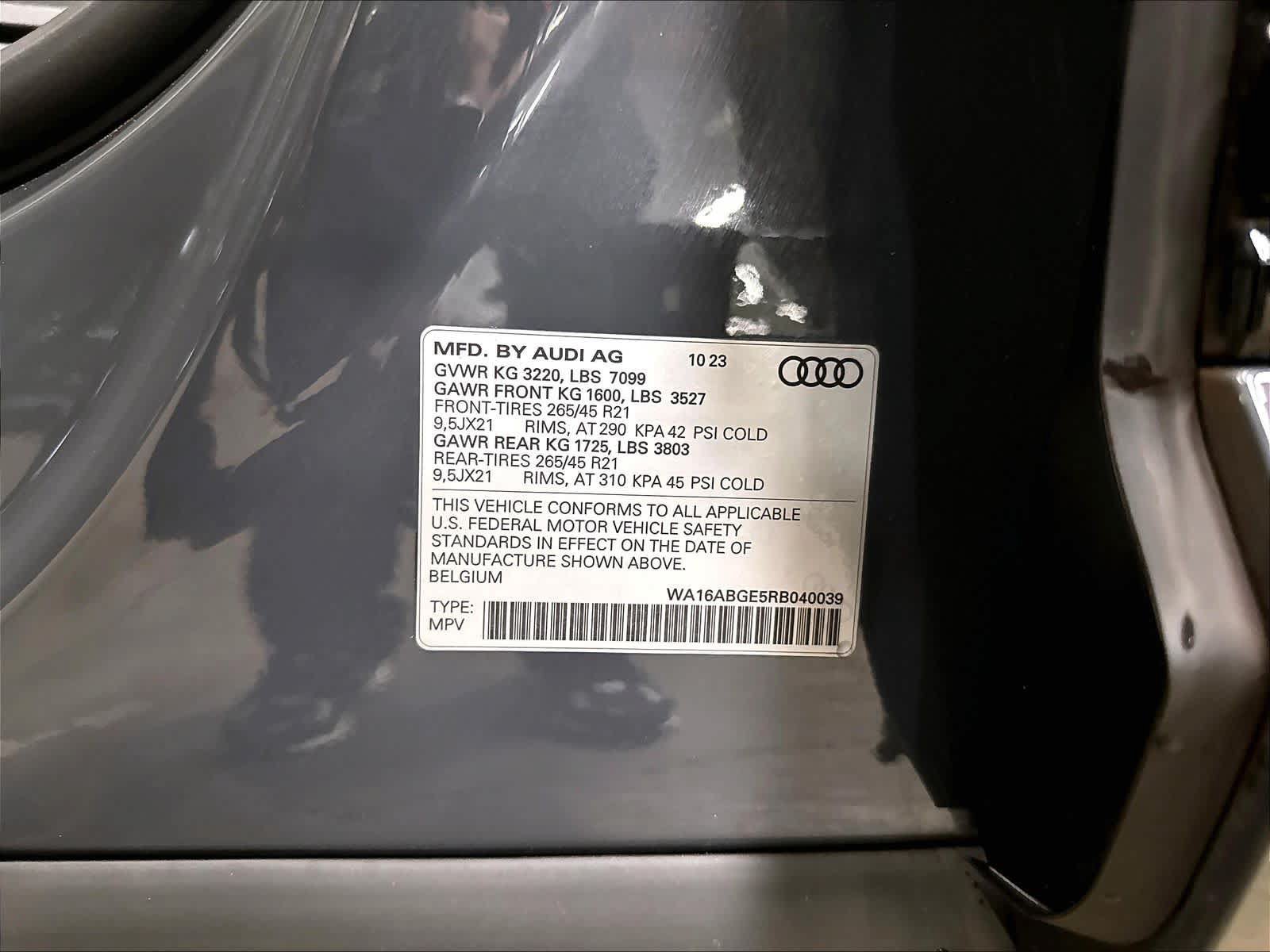 Certified 2024 Audi Q8 e-tron Premium Plus AWD/4WD image 35