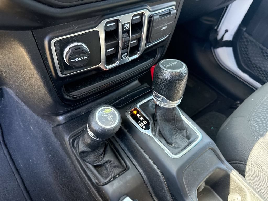 Used 2023 Jeep Gladiator Sport AWD/4WD image 26