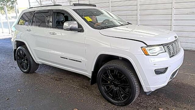 Used 2017 Jeep Grand Cherokee Overland w/ Jeep Active Safety Group image 5