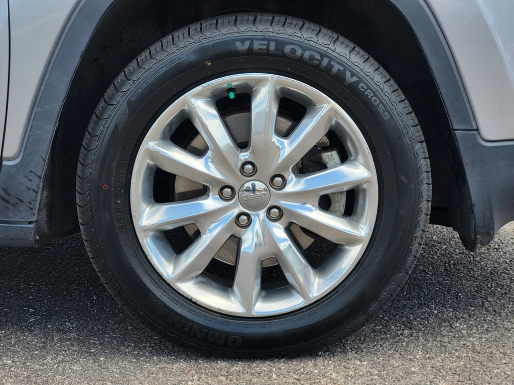 Used 2016 Jeep Cherokee Limited AWD/4WD image 30