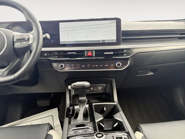 Certified 2025 Kia K5 GT-Line AWD/4WD image 11
