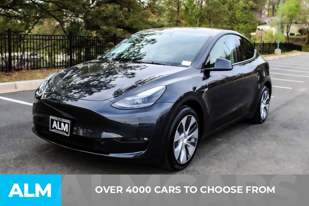 Used 2024 Tesla Model Y Long Range AWD/4WD image 3
