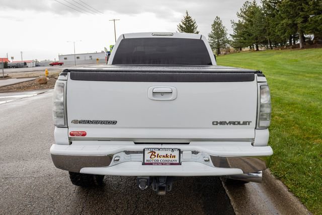 Used 2005 Chevrolet Silverado 2500 LS w/ Heavy-Duty Power Package AWD/4WD image 6