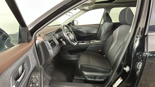 Used 2021 Nissan Rogue SV AWD/4WD image 11