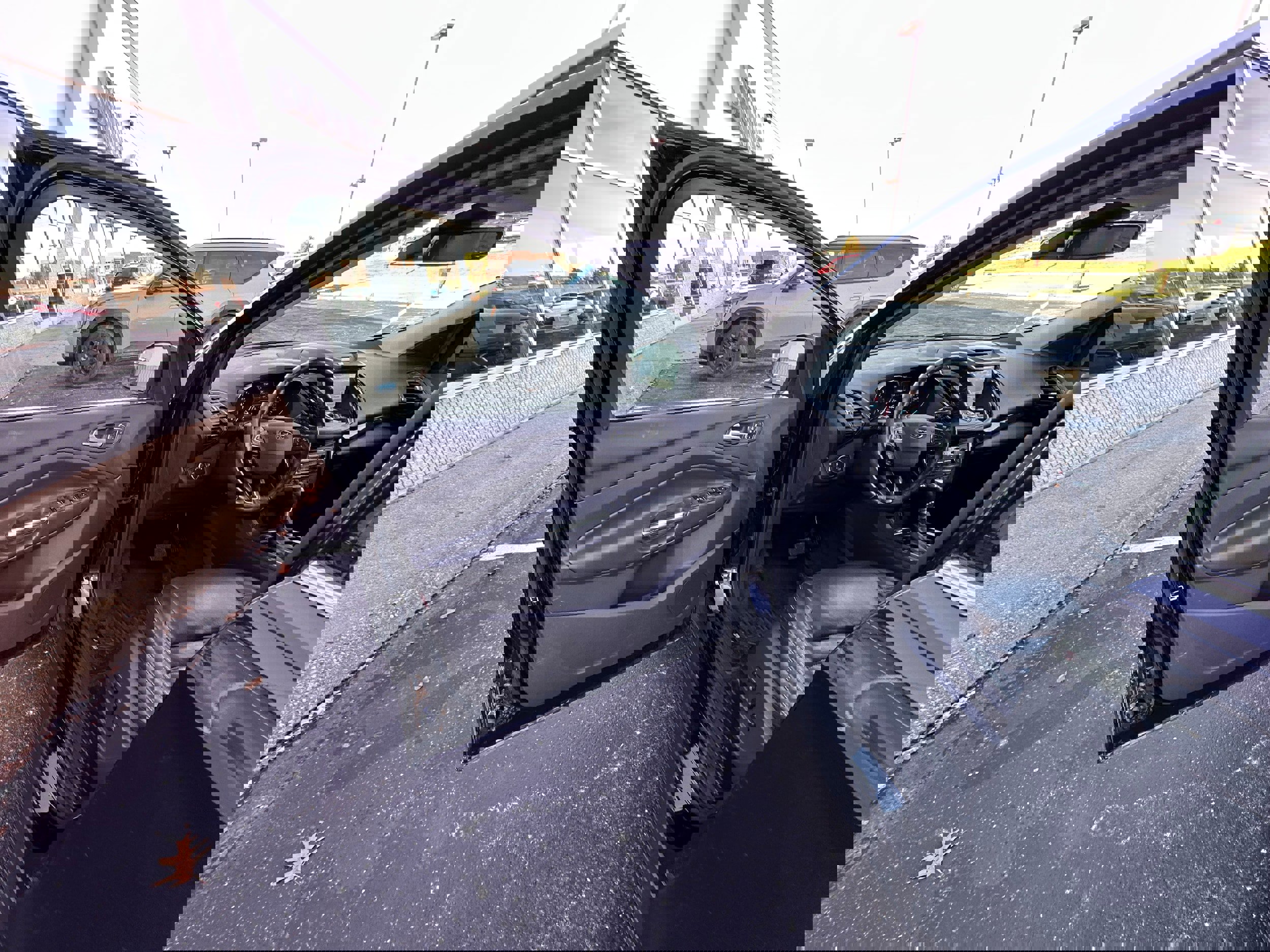 Used 2017 Ford Escape Titanium w/ Equipment Group 301A image 11