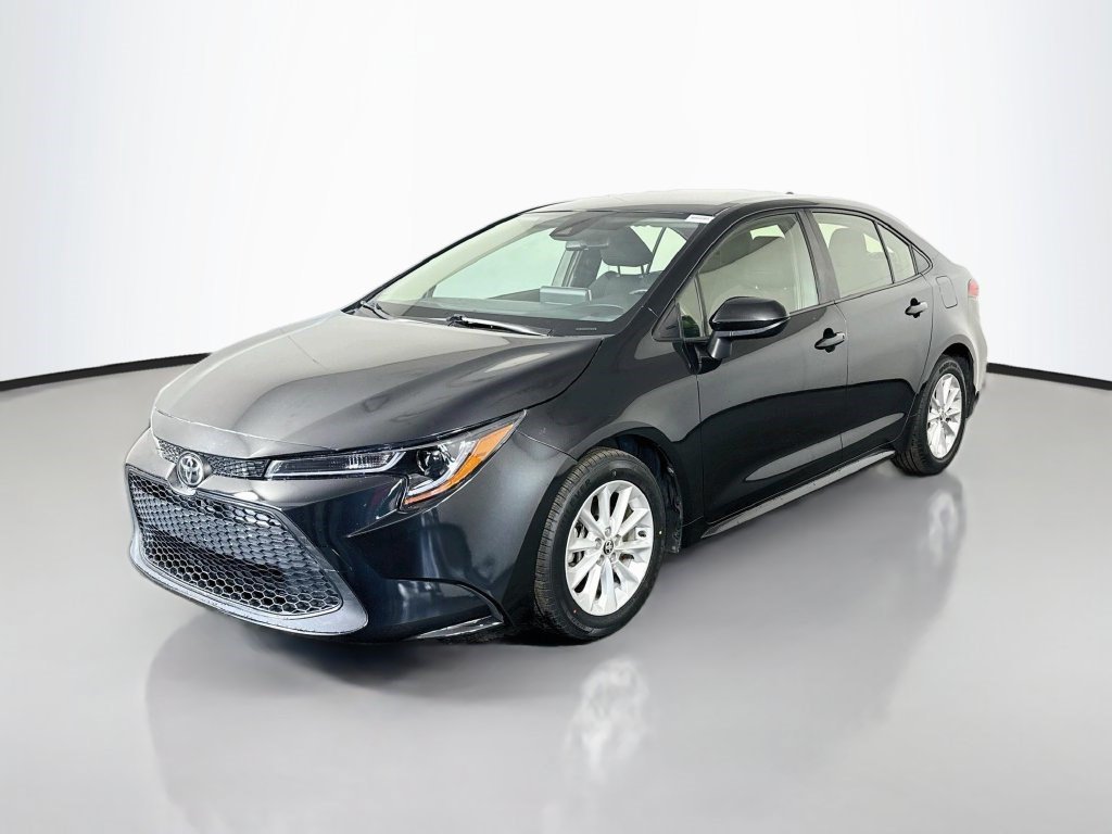 Used 2021 Toyota Corolla LE w/ LE Convenience Package FWD image 4