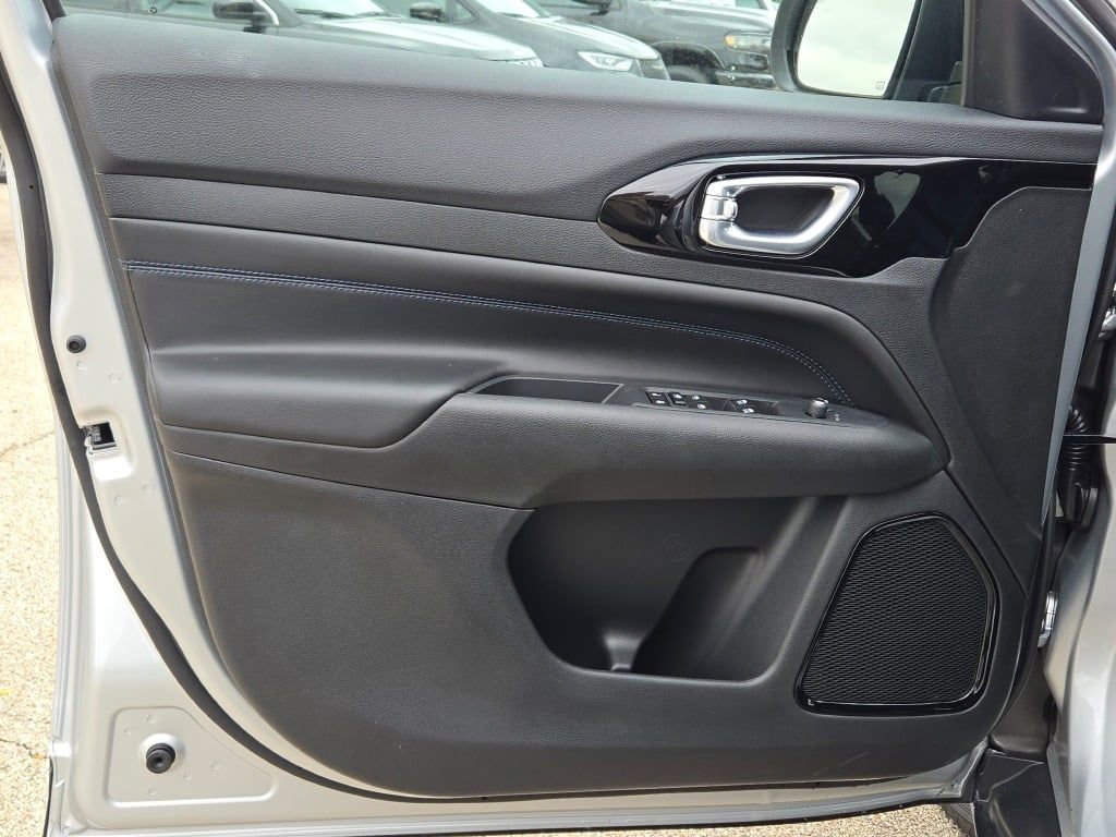 New 2026 Jeep Compass Latitude image 20