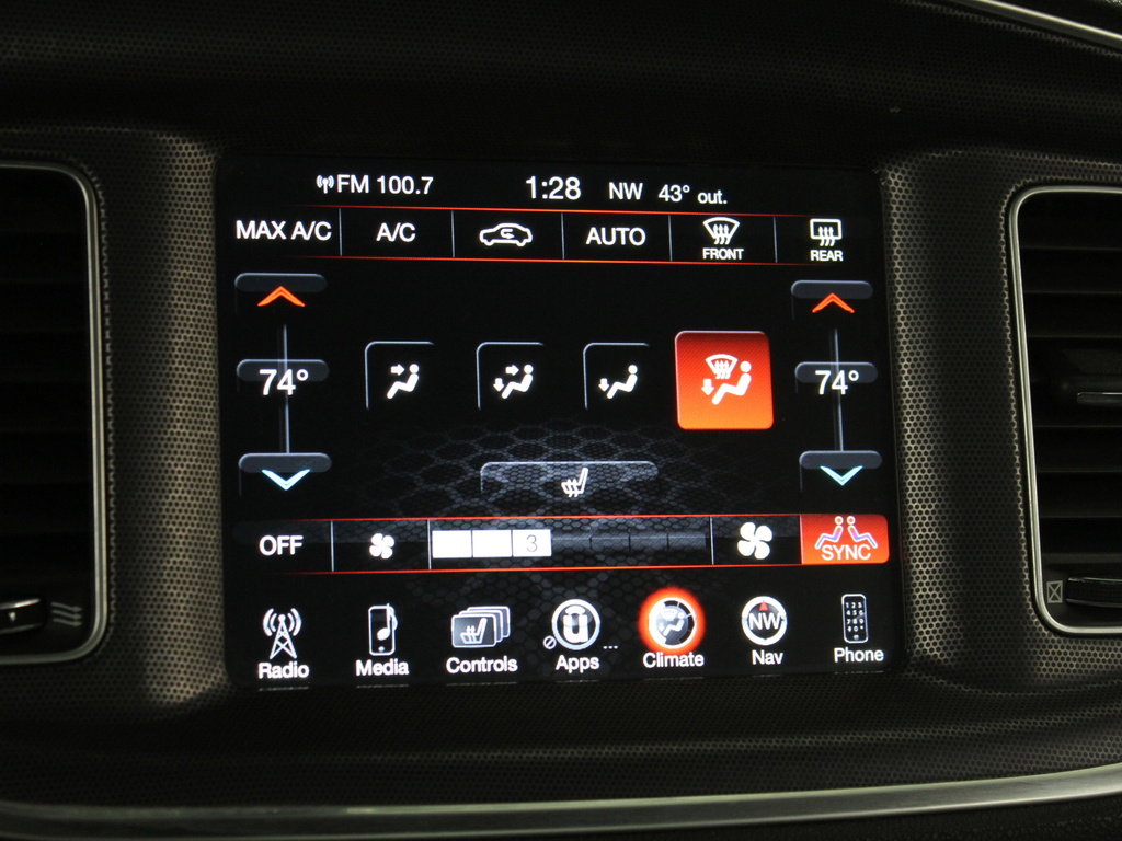 Used 2016 Dodge Charger SXT w/ Navigation & Travel Group image 12