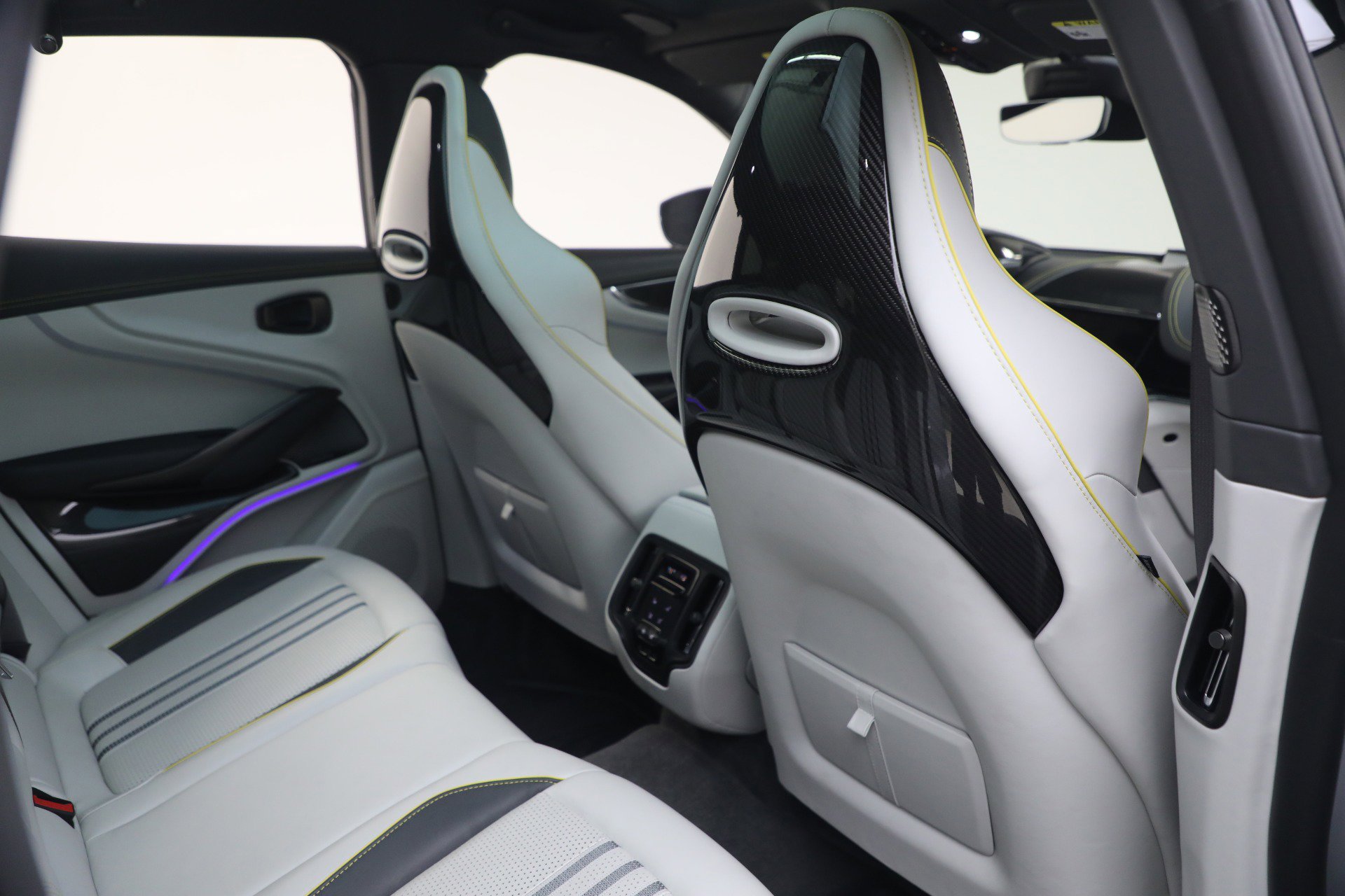 Used 2025 Aston Martin DBX 707 image 24