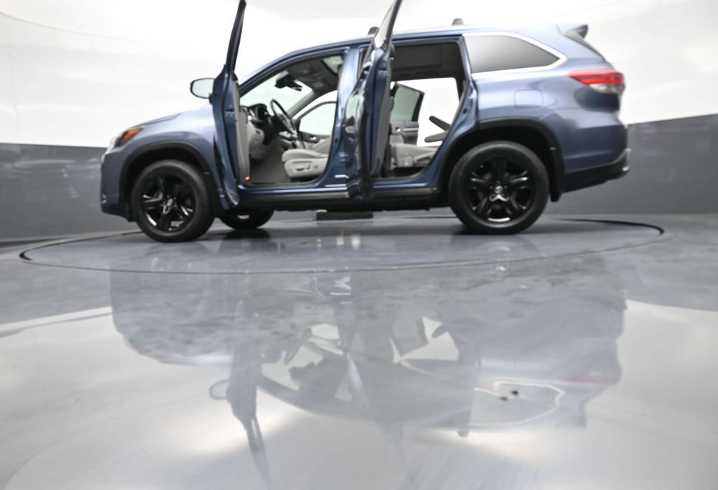Used 2017 Toyota Highlander Limited Platinum w/ Carpet Mat Package AWD/4WD image 51