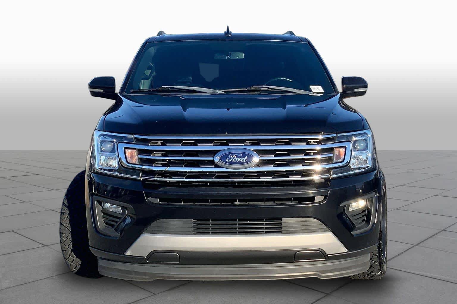 Used 2019 Ford Expedition Max XLT w/ Equipment Group 202A RWD image 4