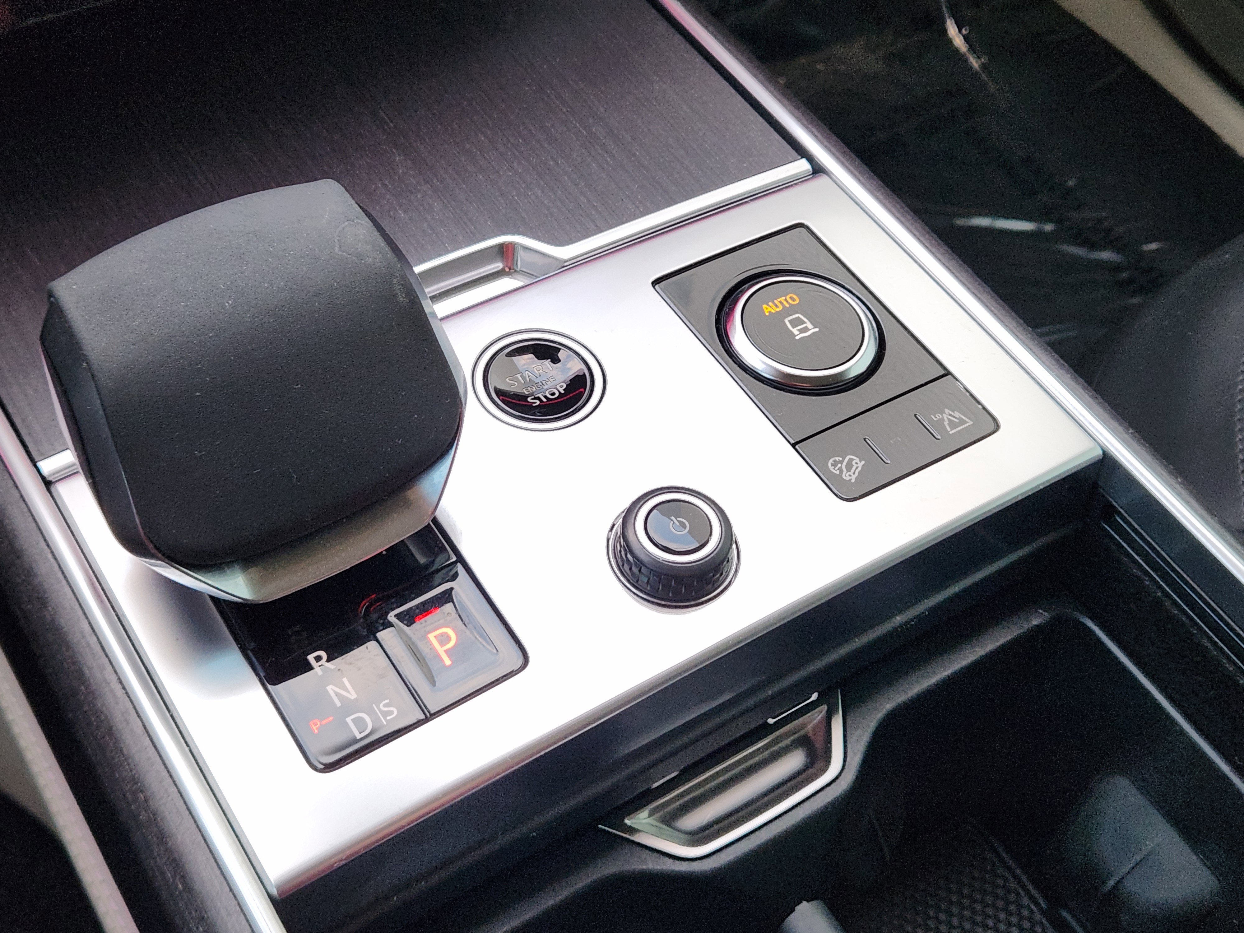 Used 2022 Land Rover Range Rover SE image 21