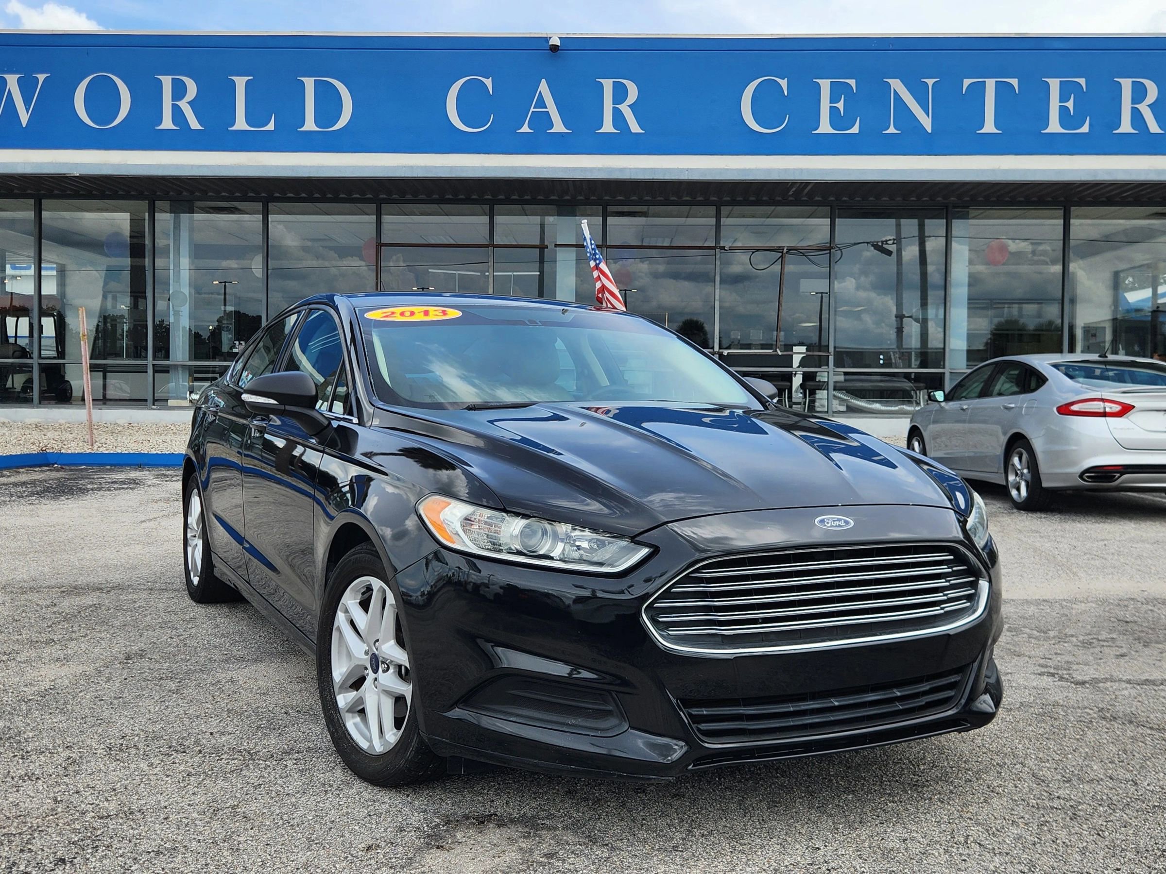 Used 2013 Ford Fusion SE image 1