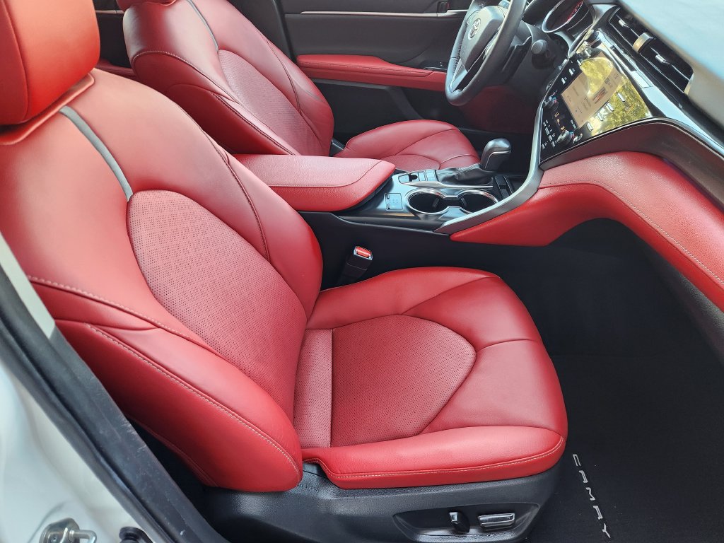 Used 2020 Toyota Camry XSE FWD image 13