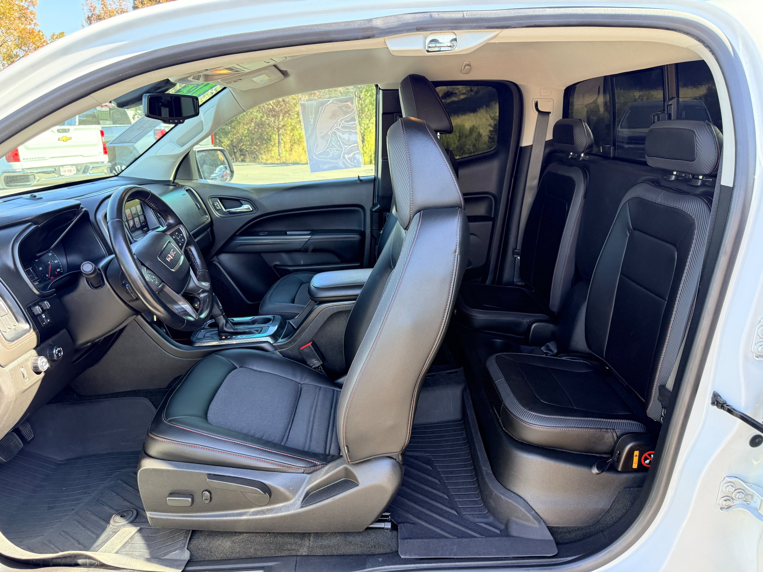 Used 2018 GMC Canyon All Terrain w/ All Terrain X Package AWD/4WD image 10
