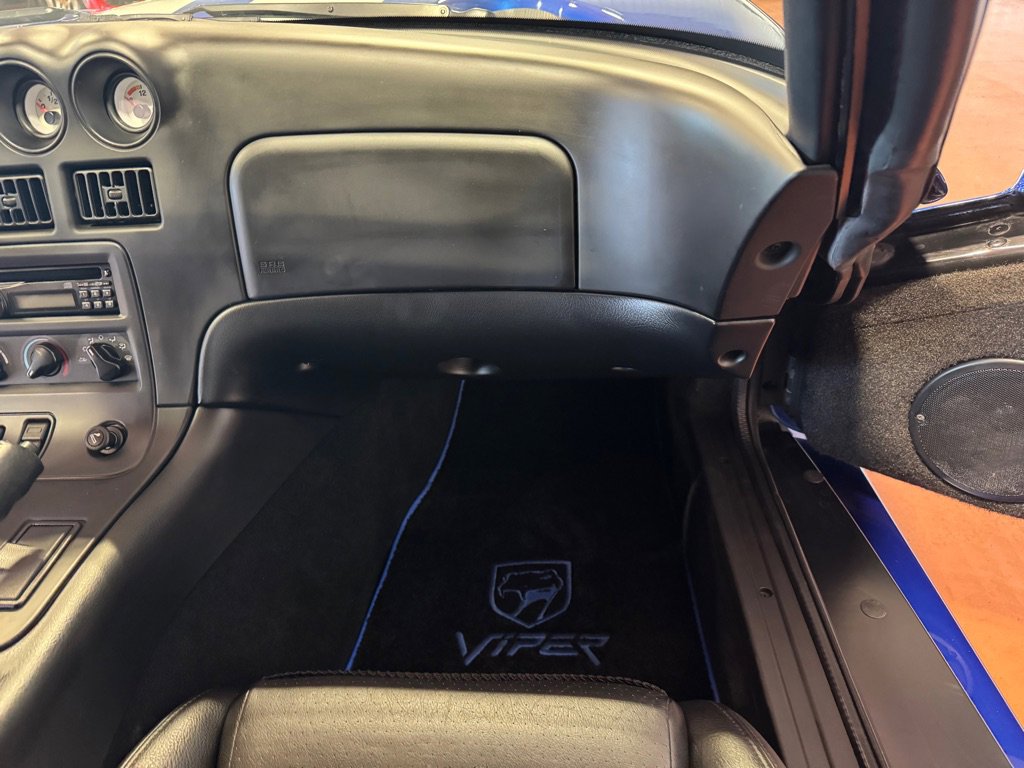 Used 1997 Dodge Viper GTS image 33