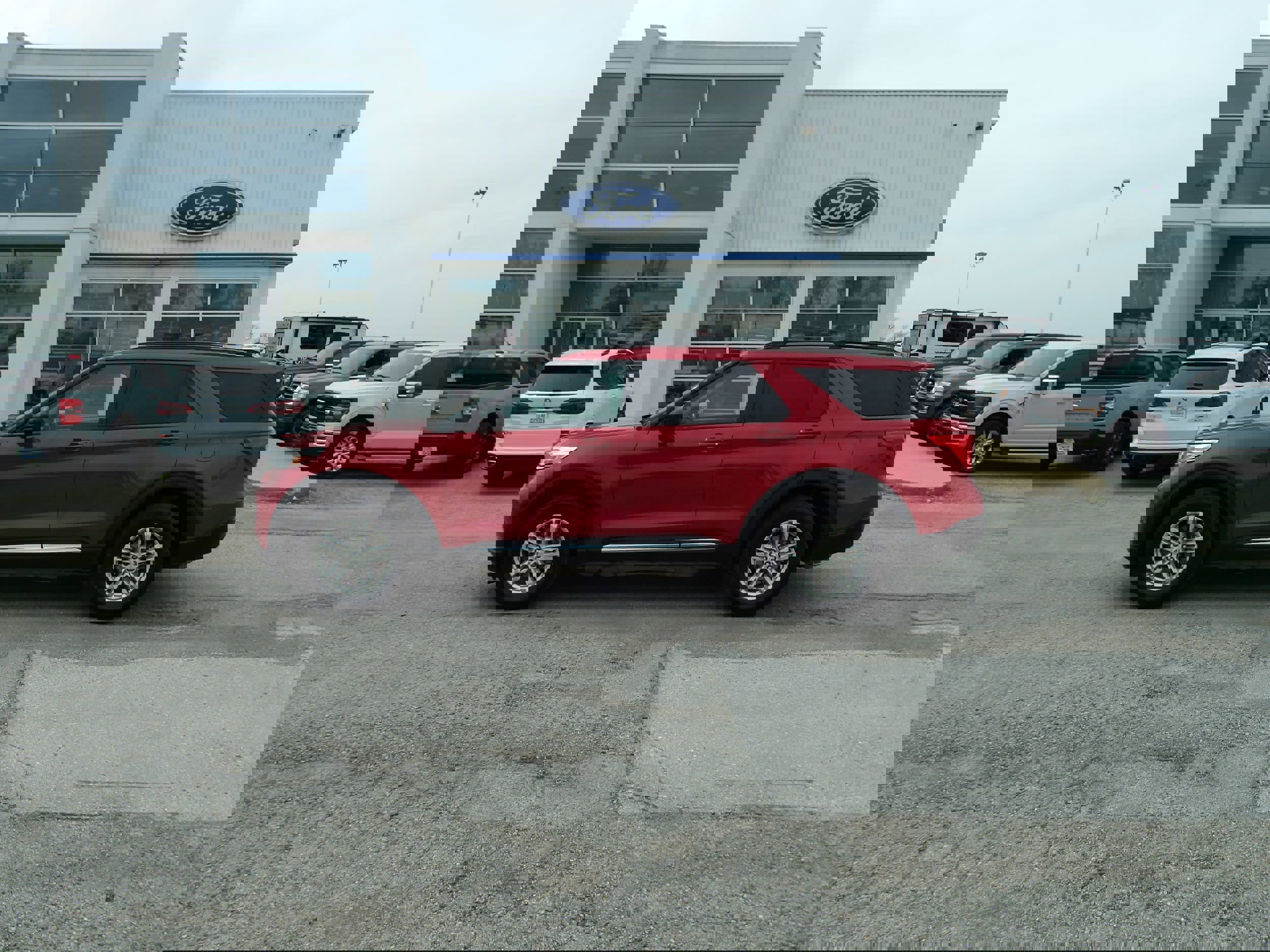 Used 2021 Ford Explorer XLT w/ Equipment Group 202A image 1