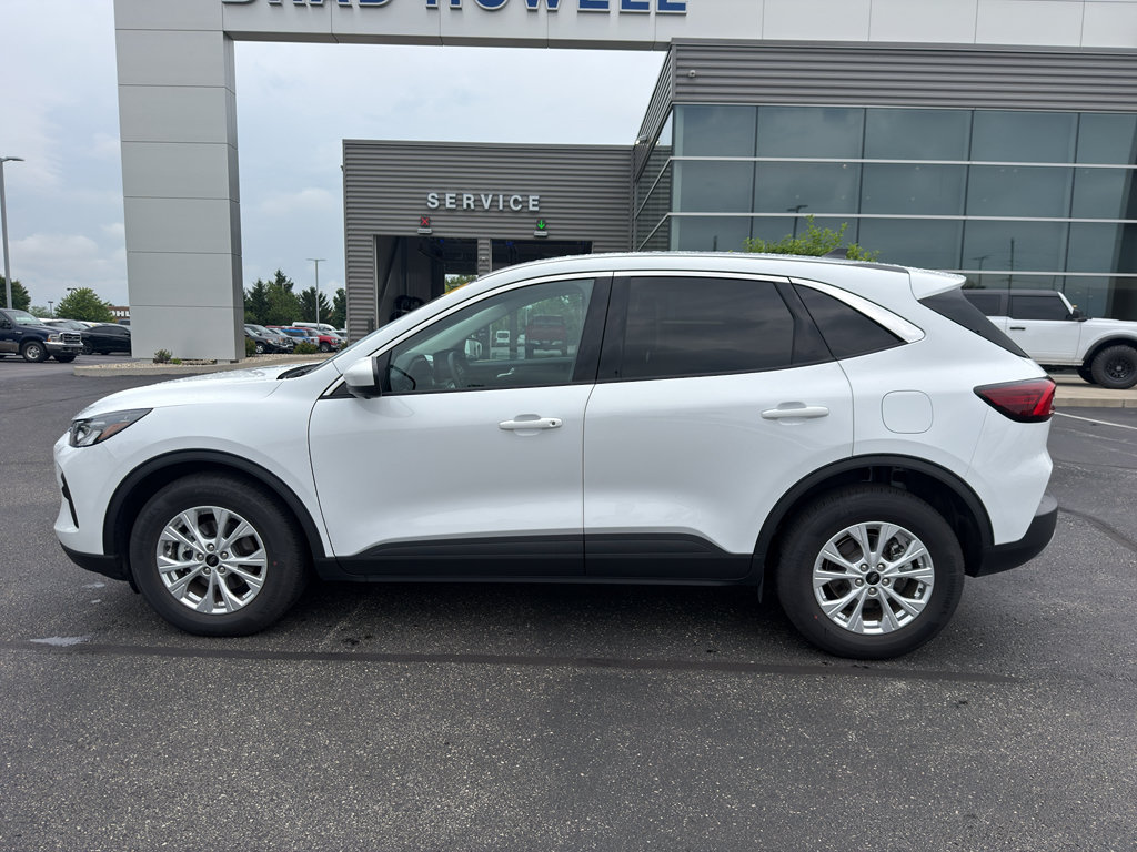 Used 2023 Ford Escape Active w/ Tech Pack #2 AWD/4WD image 9
