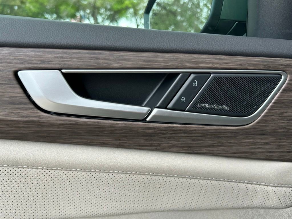 New 2026 Volkswagen Atlas SEL Premium R-Line AWD/4WD image 19
