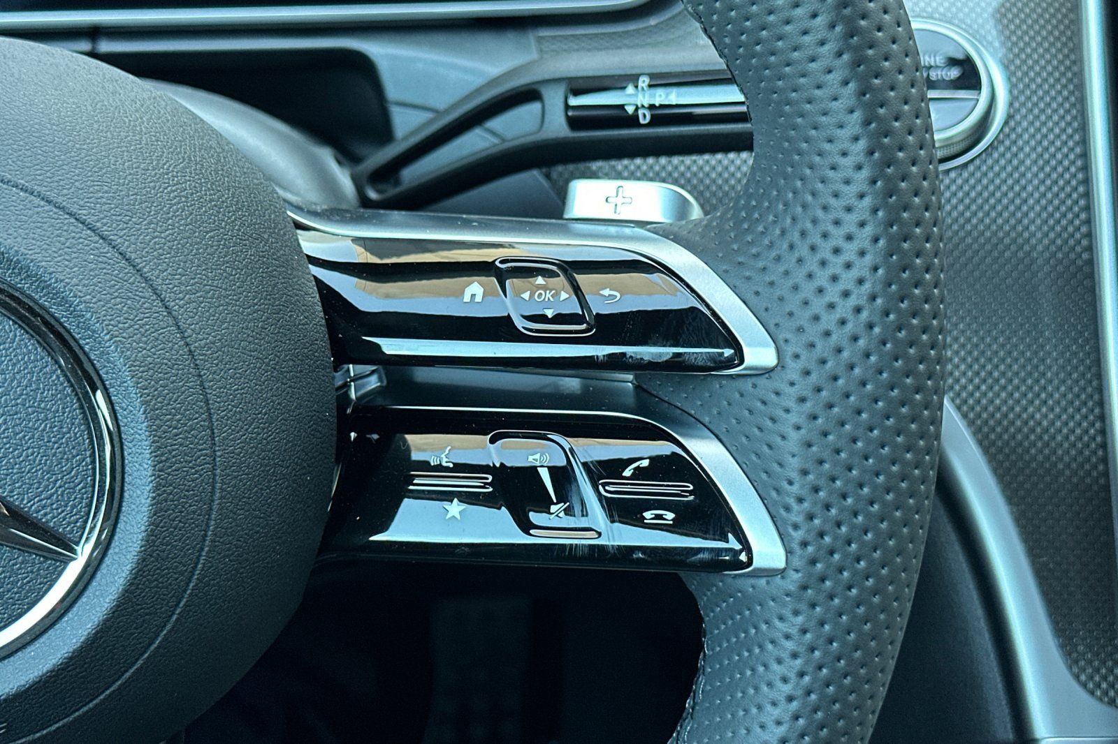 New 2025 Mercedes-Benz C 300 4MATIC Sedan image 25