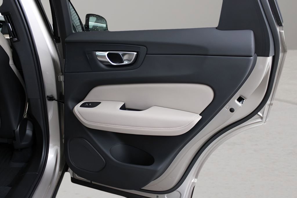 New 2026 Volvo XC60 B5 Core w/ Protection Package Premier image 16