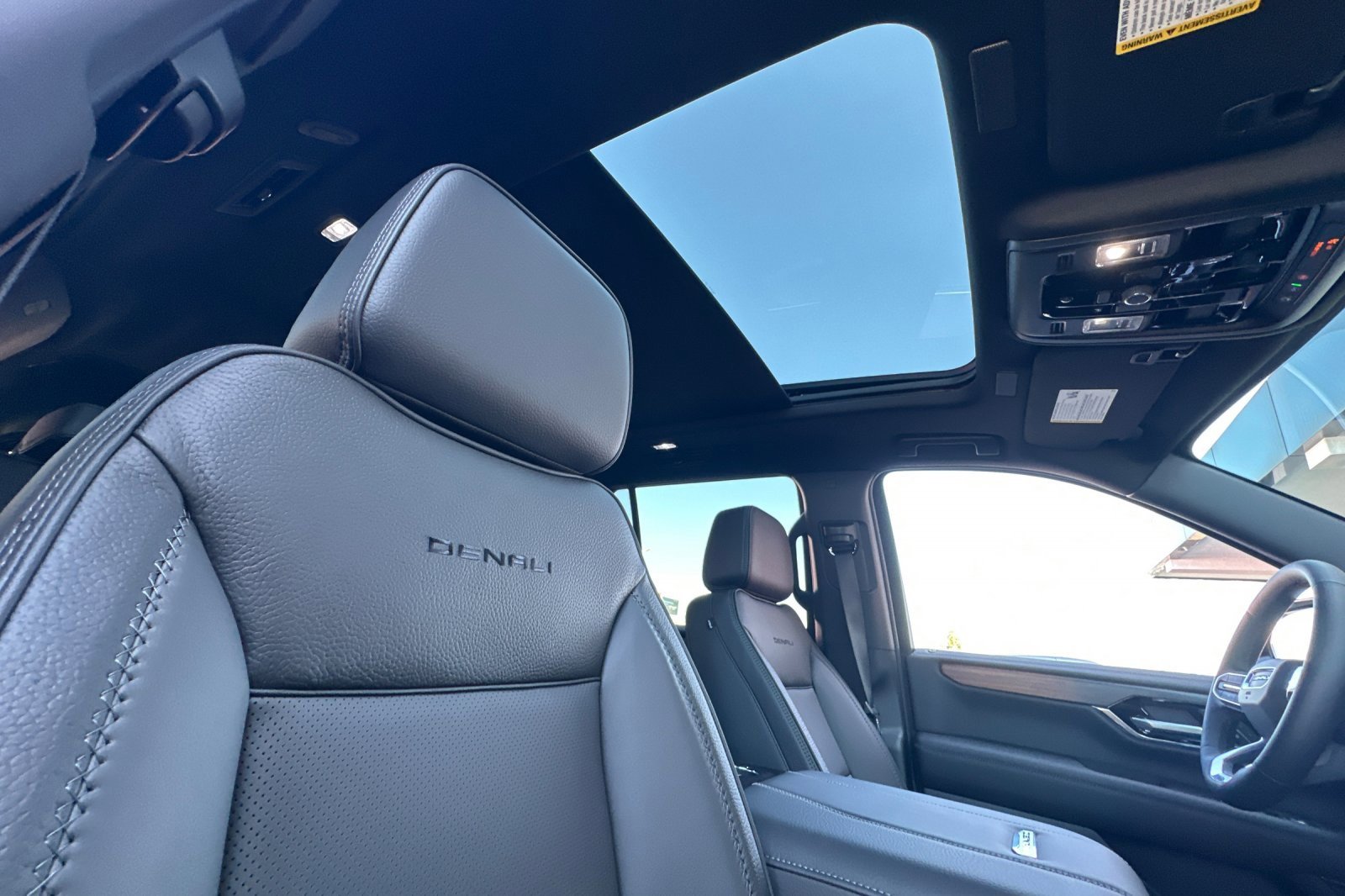 New 2026 GMC Yukon Denali w/ Sun & Power Step Package image 17