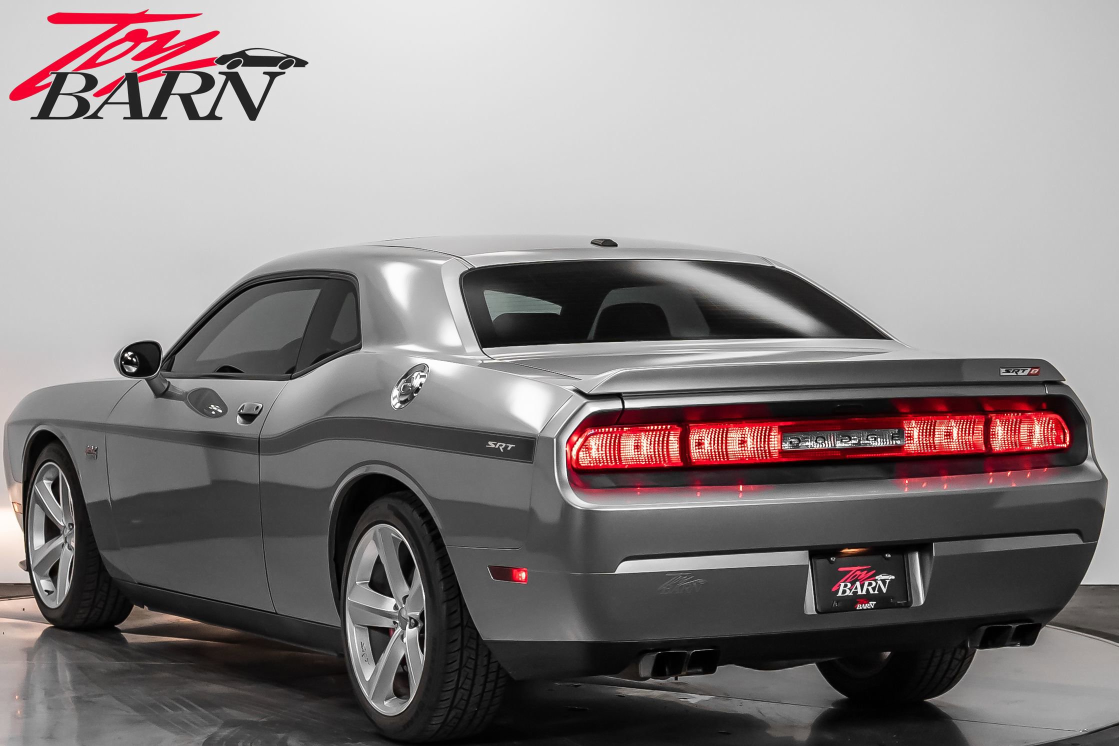 Used 2011 Dodge Challenger SRT8 video 3