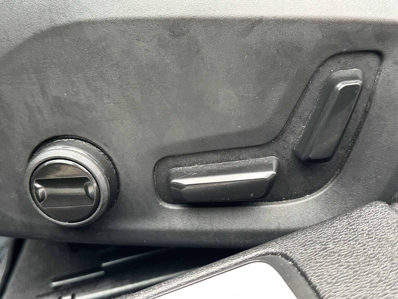 Certified 2025 Volvo S60 B5 Plus image 22