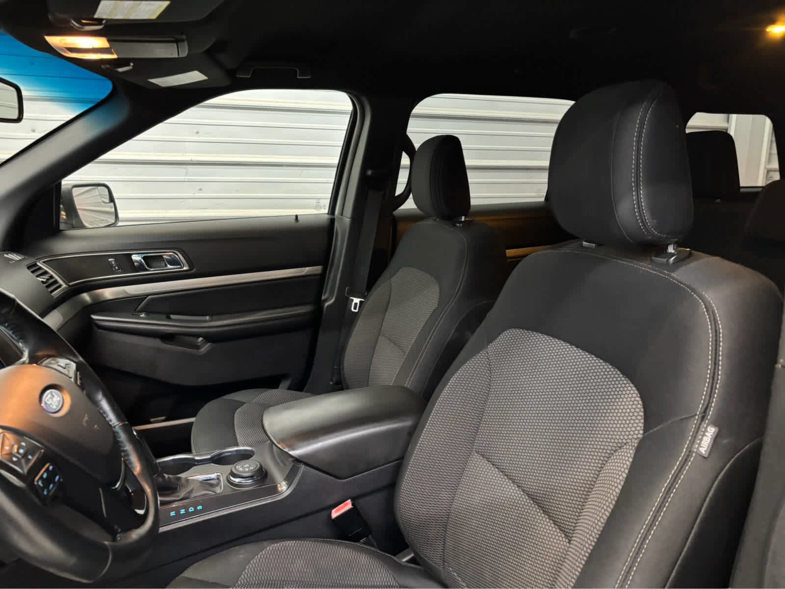 Used 2018 Ford Explorer XLT w/ Equipment Group 201A AWD/4WD image 11
