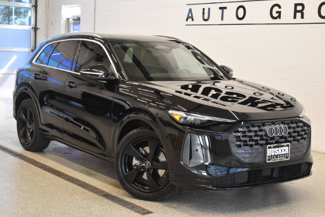 Used 2025 Audi Q5 Prestige AWD/4WD image 1