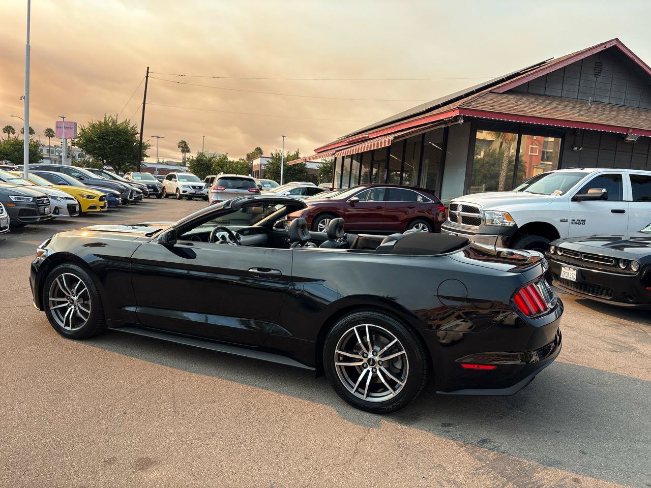 Used 2016 Ford Mustang Premium RWD image 10